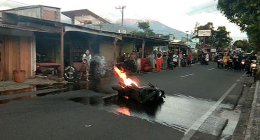 Diduga Salah Buka Baut, Sepeda Motor Terbakar di Bengkel