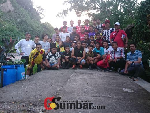 Usai Jalani TC, Tim Sepakbola dan Futsal Askot PSSI Kota Bukittinggi Ini Rilexs di Ngarai Sianok