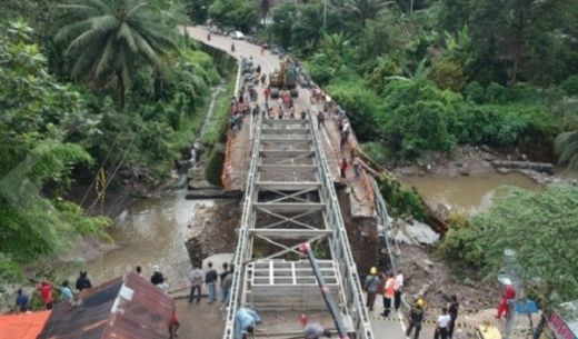 Karena Hujan Lebat, Uji Coba Jembatan Darurat Kayu Tanam Terpaksa Ditunda