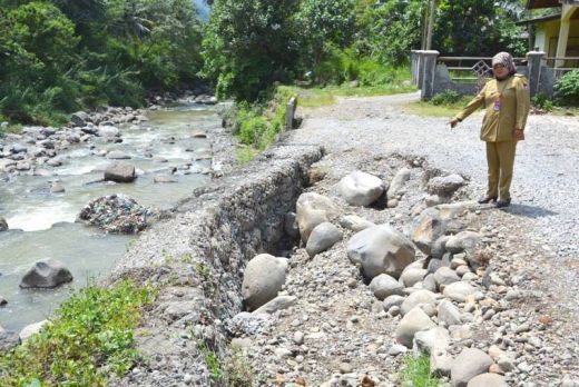 Jalan Putus dan Irigasi Jebol Akibat Banjir di Padang Besi, Lurah: Perbaikannya Akan Dibahas dalam Musrenbang