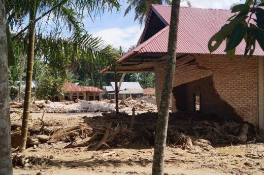 Dinas Kesehatan Lakukan Pengobatan Keliling, Ribuan Korban Banjir di Solok Selatan Mulai Terserang Penyakit