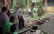 Dihantam Hujan Lebat, Pagar Sekolah Roboh, Murid SD di Sijunjung Tewas