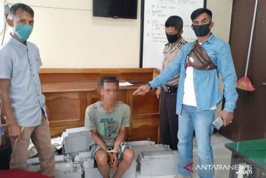 Polisi Dharmasraya Tangkap Pencuri Baterai BTS Telkomsel