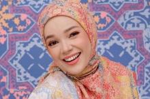 Dewi Sandra Soroti Pentingnya Produk Halal di Brave Beauty Summit Qatar