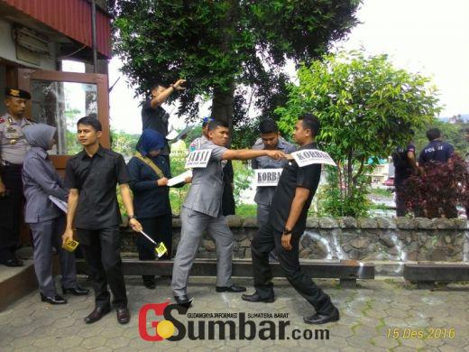 Polres Bukittinggi Gelar Rekonstruksi Kasus Perkelahian Maut di Depan PUB Hotel Pusako Bukittinggi