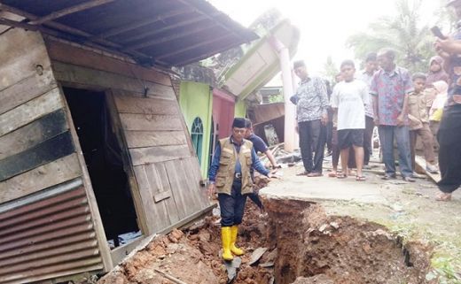 Jalan Retak di Lintas Sumbar - Riau Akibat Tanah Bergerak Sudah Ditangani Balai Jalan Nasional