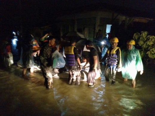 Banjir Landa Kota Padang dan Padang Pariaman, Gubernur Minta Warga Waspada dan Sisir Gorong-Gorong