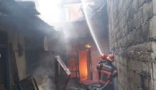 Ditinggal Mudik, 4 Rumah di Padang Barat Hangus Terbakar