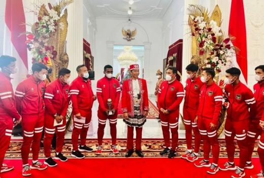 Ikut Upacara HUT ke-77 RI, Pelatih dan Pemain Timnas U 16 Bangga Bisa Ngobrol Bareng Presiden Jokowi