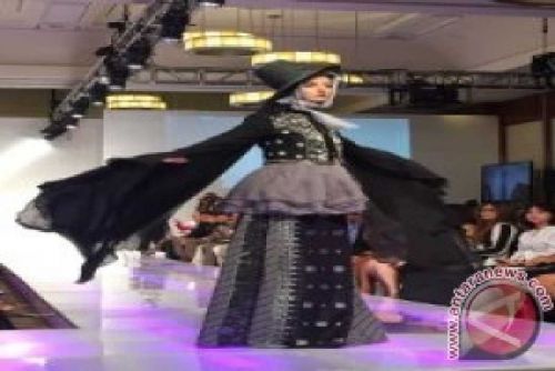 Songket Silungkang Tampil Memukau di New York Fashion Week