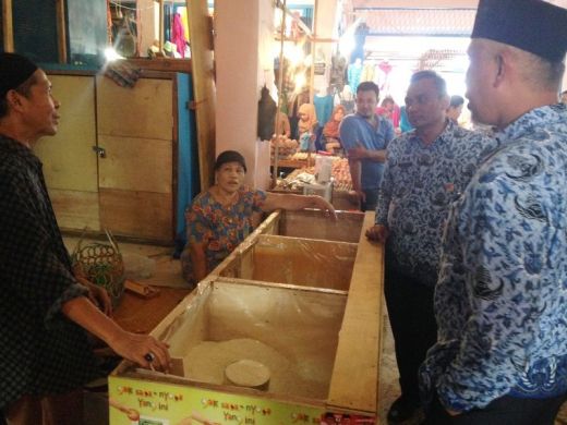 Walikota Padang Janji Benahi dan Tata Pasar Lubuk Buaya