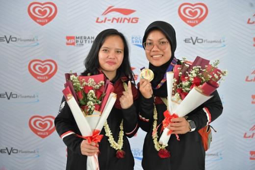 Riska dan Ririn Persembahkan Medali Emas untuk Orang Tua dan Indonesia