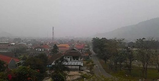 Kabut Asap Mulai Selimuti Sumbar, Diduga dari Provinsi Tetangga