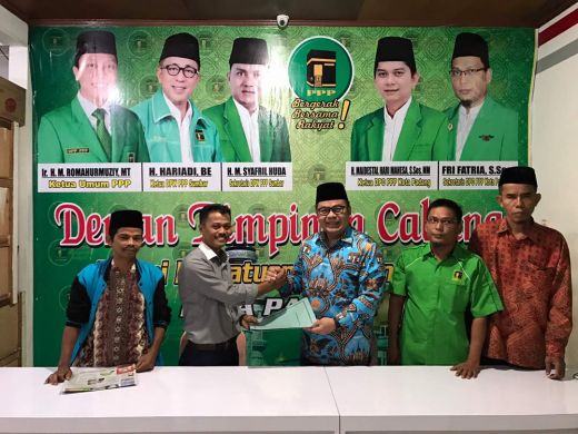Bacawako Alkudri yang Pertama Ambil Formulir Penjaringan di DPC PPP Kota Padang