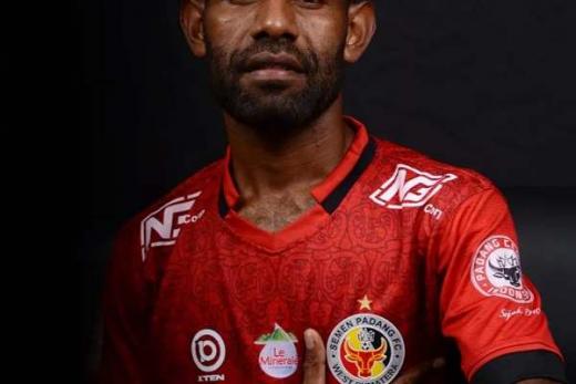 Semen Padang FC Rekrut Pemain Asal Papua Zulkifli Kosepa