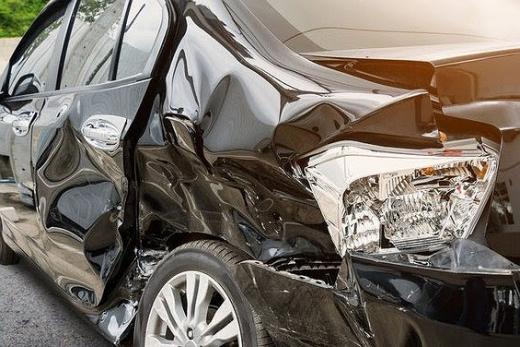 Mobil Seorang Camat Kecelakaan, Istrinya Meninggal