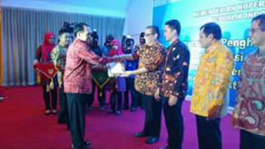 KPN Pemko Padang Raih Penghargaan Nasional Koperasi Berprestasi 2016