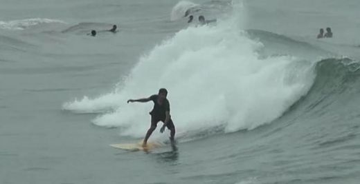 Besok, 160 Peserta Ikuti Kejuaraan Surfing di Pantai Padang