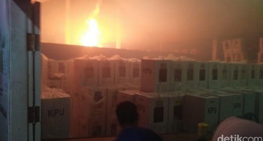 Gudang Penyimpanan Kotak Suara Pemilu di Pesisir Selatan Sumbar Terbakar