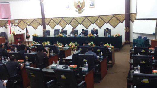 Tak Capai Kuorum, Erisman Gagal Dilengserkan dari Posisi Ketua DPRD Padang