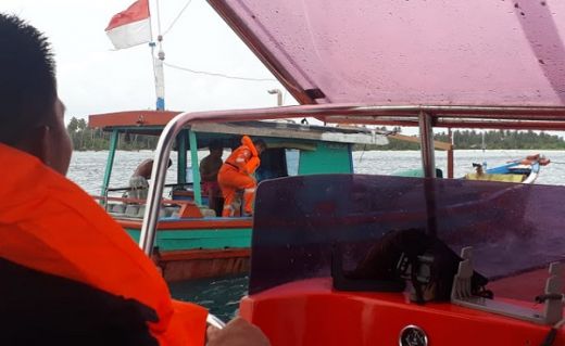 Kapal Mati Mesin, Dua Nelayan Terkatung-katung di Laut Berhasil Diselamatkan Tim SAR Mentawai