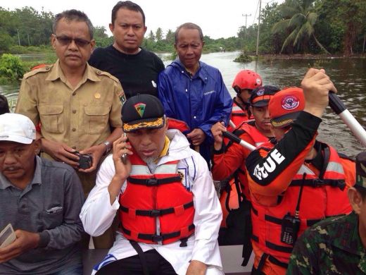 Ini Cerita Ketika Walikota Padang 12 Jam di Tengah Terjangan Banjir