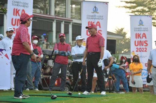 Charity Golf Tournament IKA UNS 2022 Dibuka Menpora Amali