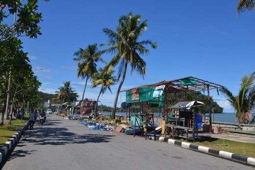 Pedagang Bongkar Sendiri, Bangunan Milik Pemko Padang Kosong Melompong