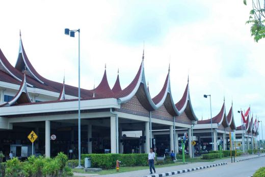 Pengunjung Bandara Internasional Minangkabau Ini Dihipnotis OTK