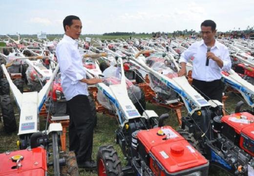 Traktor Bukan High Tech Saja Impor, Jokowi Ngaku Kesal dengan Mentan
