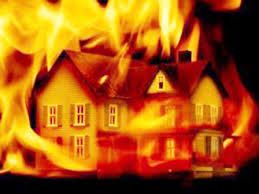 “Si Jago Merah” Mengamuk, Dua Rumah Warga di Batang Kapas Hangus Terbakar