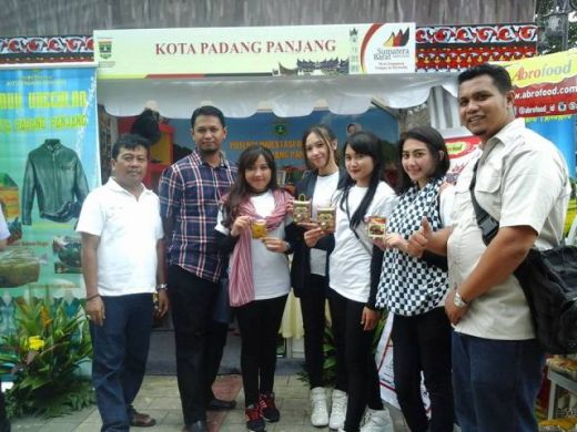 Abrofood Ramaikan Stand Padang Panjang pada Sumbar Expo di Bandung