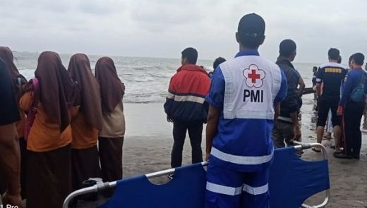 Kapal Wisata Tenggelam di Pulau Angso Duo Pariaman, Tim SAR: Karena Dihantam Ombak Besar