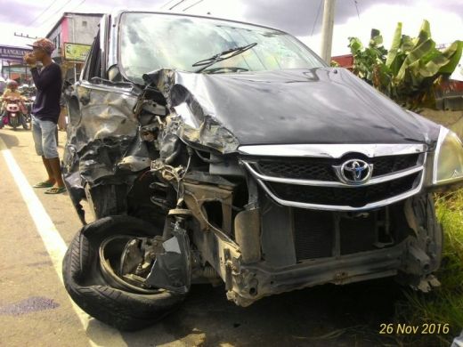 Pecah Ban, Tiga Mobil Ini Alami Tabrakan Beruntun di Ruas Jalan Bukittinggi - Payakumbuh