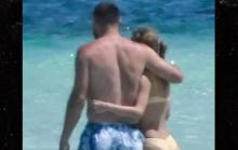 Taylor Swift dan Travis Kelce Kepergok Bersantai Mesra di Pantai Bahamas