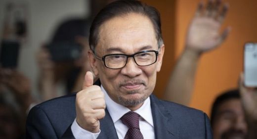 Sore Ini, Tokoh Reformasi Malaysia Anwar Ibrahim Dijadwalkan Tiba di Padang