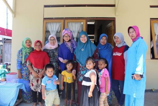 Komunitas Facebook Peduli, Terus Bantu Bedah Rumah Tak Layak Huni di Padang