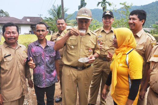 Kunjungi Pengolah Biji Coklat di Bungtekab, Wako Padang: Menu Coklat Olahan Petani Akan Disuguhkan Dalam Rapat Staf Pemko