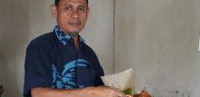 Cuma Sosialisasi pada Pelanggan, Penjual Nasi Padang Ini Lolos Jadi Anggota Dewan