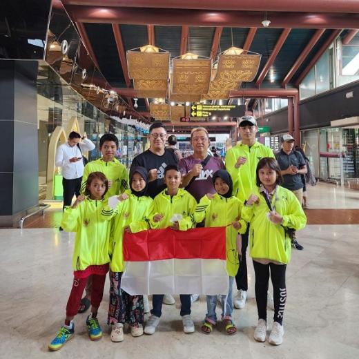 JW Table Tennis Academy Turunkan 10 Atlet Junior di Singapura