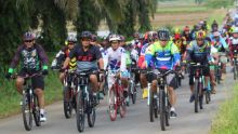 Jalin Keakraban, Polres Dharmasraya dan Polres Sijunjung Lakukan Sepeda Santai Bersama