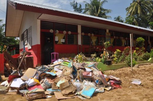 Pasca Banjir di Padang, SD Negeri 53 Kampung Jambak Dipenuhi Lumpur
