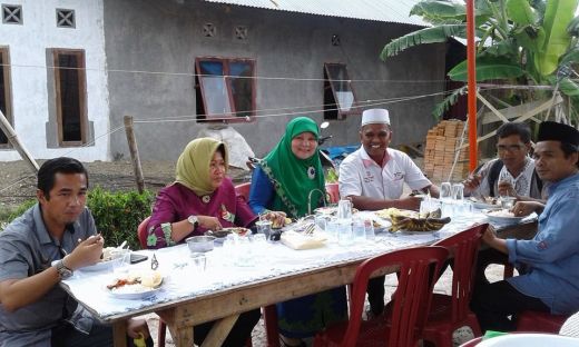 Makan Balanjuang di Kampuang Jambak, Istri Gubernur Sumbar Serasa Dalam Keluarga
