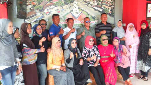 Hebat, Alumni dan Guru SMA 4 Padang Dirikan Koperasi Bantu Perekonomian Rekan se-Angkatan