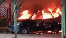 Satu Rumah Beserta Mobil Terbakar di Agam
