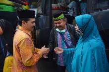 167 Jemaah Haji Kota Padang Panjang Pulang Dengan Selamat