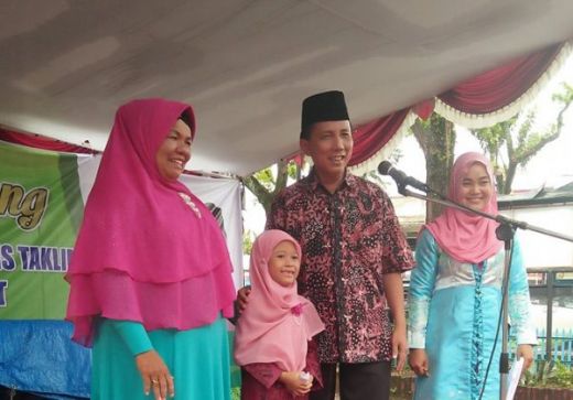 Ada Rara, Penceramah Cilik, Getarkan Panggung Lomba Qasidah Padang Barat
