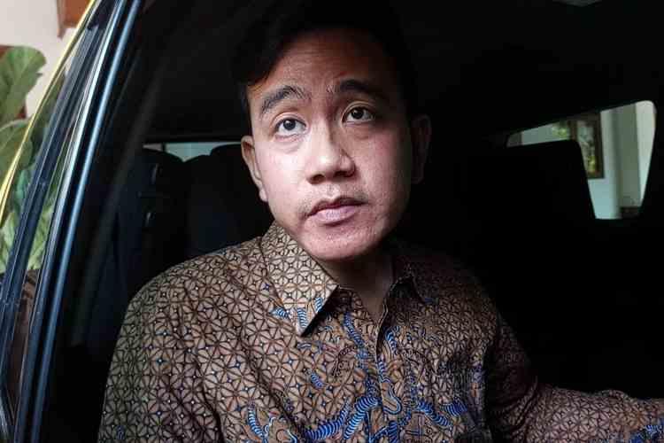 Ini Jawab Gibran Terkait Pernyataan Hasto soal Jokowi Tinggalkan PDIP