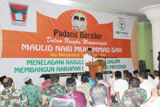 Padang Berzikir, Warnai Penyambutan Tahun Baru 2015 di Kota Padang